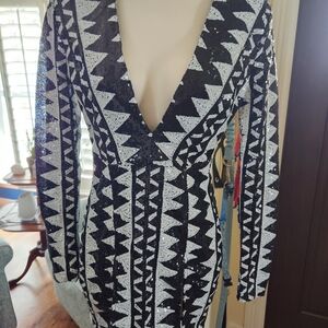 Elegant Black and White Long Sleeve Dress